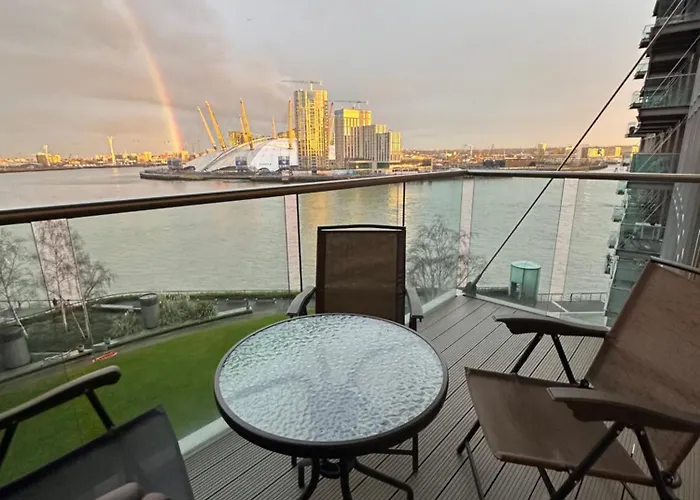 Luxury Apartment In Canary Wharf