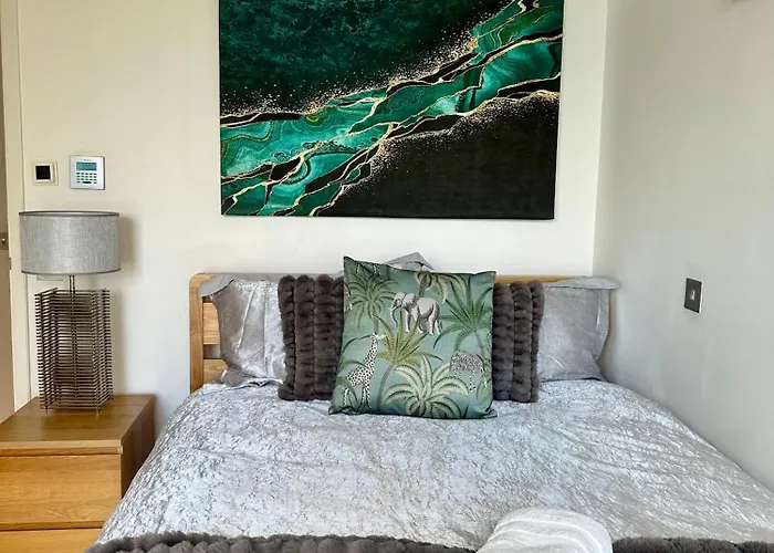 Luxury Apartment In Canary Wharf